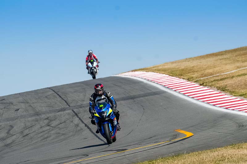 donington no limits trackday;donington park photographs;donington trackday photographs;no limits trackdays;peter wileman photography;trackday digital images;trackday photos